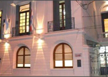 Las pocas pymes que quedan naufragan en este mar de incertidumbre