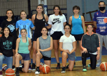 Ferro afianza la primera división del básquet femenino