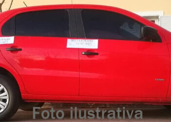 Fue a hacer la verificación y se quedó sin auto