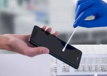 Nuevo test: hisopar tu celular para ver si tenés Covid