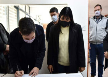 Se rubricó un convenio para formación profesional en maquinaria vial