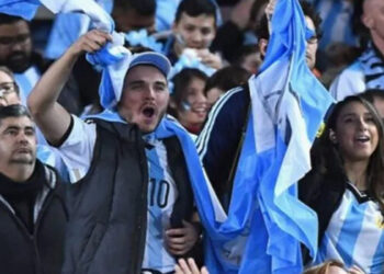 Un puñado de hinchas argentinos podrán asistir al partido entre Argentina y Brasil