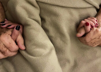 La hija de Carlos Reutemann desmintió el fallecimiento del senador y pidió «respeto»: «Mí papá está mal, pero aún está vivo»