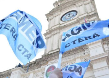 Por una presencialidad cuidada, con escuelas en condiciones y vacunación completa a docentes para preservar nuestra salud