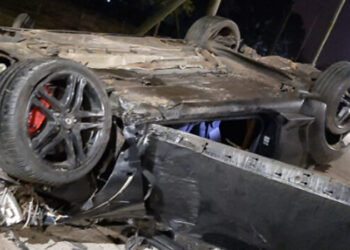 Importante vuelco en avenida Monseñor Rosch