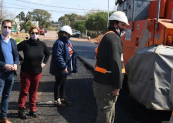 La pavimentación de Sara Neira en su fase final