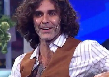 Mariano Martínez se lanzó como cantante junto a su banda y estallaron los memes tras su presentación en Los Mammones