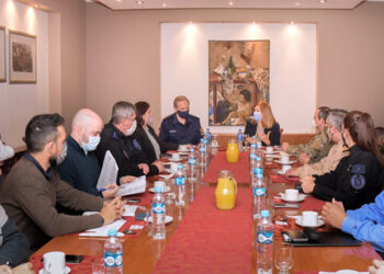 Habilitan una justificación especial para personas con COVID y aislados por contacto estrecho