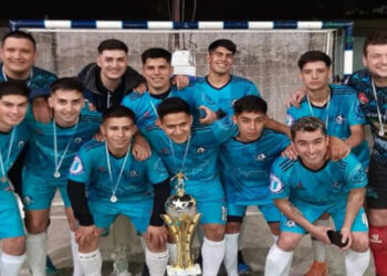 La ola celeste invadió el gimnasio de la escuela Técnica