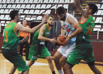 Zárate volvió a ser verdugo de Estudiantes