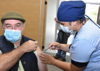 Covid: jornada de tercera dosis para mayores de 50 años