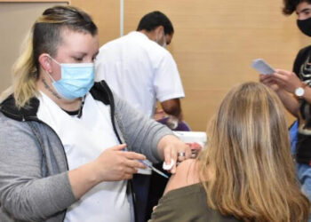 Se aplicarán dosis contra el covid a adolescentes de 12, 13 y 14 años