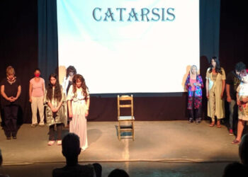 Late teatro en pueblo viejo: obra «CATARSIS» grupo el furgón