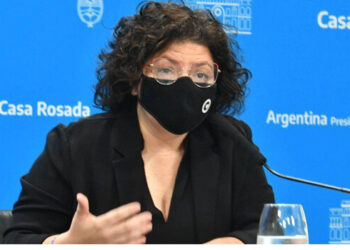 El Gobierno analiza si levantar el aislamiento en vacunados que sean contacto estrecho