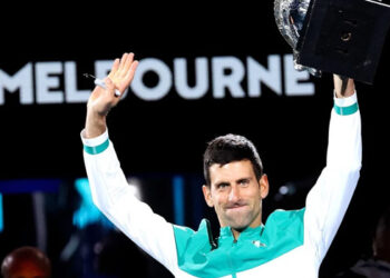 En Australia dicen que Novak Djokovic “no está cautivo” y puede irse cuando quiera