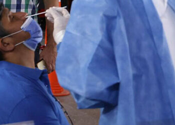 El avance de Ómicron: qué hacer si un conviviente se contagió coronavirus