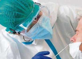 Los autotest de coronavirus ya se venden en farmacias: cuánto valen y qué contienen