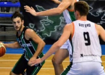 Villa Mitre le cortó el envión a Estudiantes