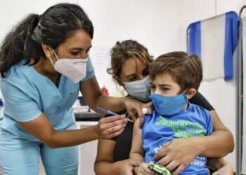 Coronavirus en Argentina: llegó el primer cargamento de vacunas pediátricas de Pfizer