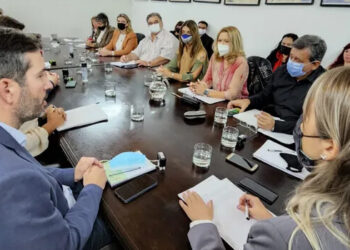 Gobierno y docentes volvieron al diálogo: se pasó a cuarto intermedio