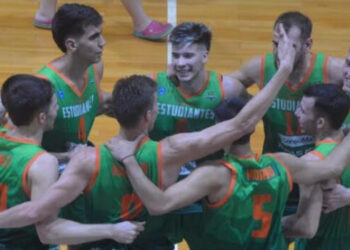 Estudiantes se recuperó y venció a Ciclista en el gigante