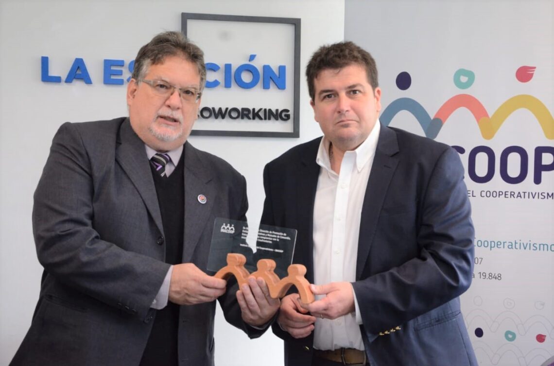 LA MUNICIPALIDAD Y EL INACOOP DE URUGUAY ARTICULAN ACCIONES PARA FORTALECER EL COOPERATIVISMO EN LA REGIÓN