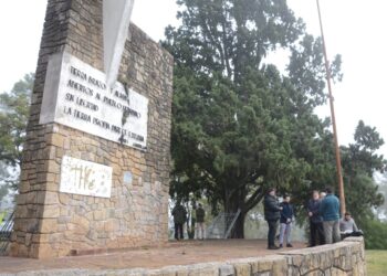 SE REALIZAN LOS TRABAJOS DE PUESTA EN VALOR DEL MONUMENTO AL ÉXODO