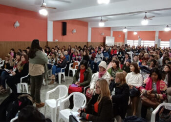 La provincia brinda instancias de formación a más de 12.000 docentes