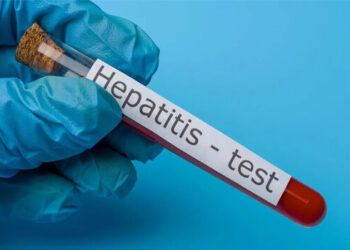 La OMS emitió una alerta mundial por un brote de hepatitis: “Cada 30 segundos, muere una persona”