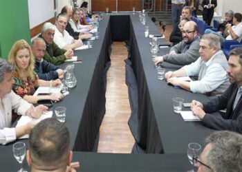 La provincia propone un 20 por ciento de aumento salarial hasta septiembre y convocar una nueva reunión en octubre