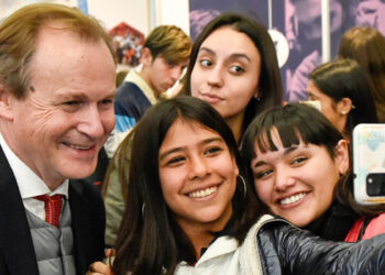Bordet anunció el incremento de becas para 45.000 estudiantes entrerrianos