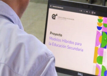 El CGE presenta un proyecto de modelos educativos híbridos para el fortalecimiento de trayectorias escolares
