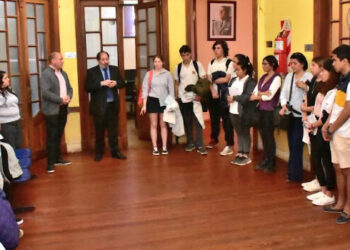 Los estudiantes concordienses trabajan en propuestas legislativas para exponer en el recinto del concejo deliberante