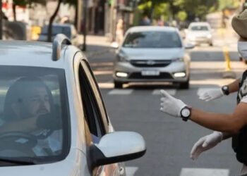 Salud: una ciudad podría volver a la cuarentena