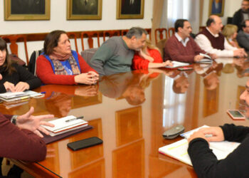 La provincia convocó a los gremios estatales y docentes para la semana que viene