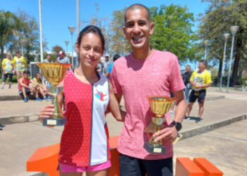 Ximena Simeone y Juan Segovia por 2° año consecutivo fueron los ganadores de la Maratón de Santa Ana