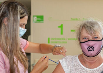 Se empezaron a distribuir en la provincia las vacunas bivalentes contra el Coronavirus