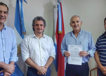 El Intendente Bravo firmó convenio con UTN para capacitaciones en el Centro Foresto Industrial