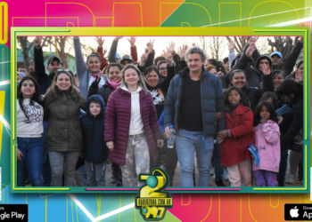 El Intendente Bravo encabezó un nuevo recorrido por los barrios acompañado nuevamente por una multitud