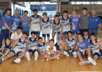 La U17 de Ferro también celebró el campeonato