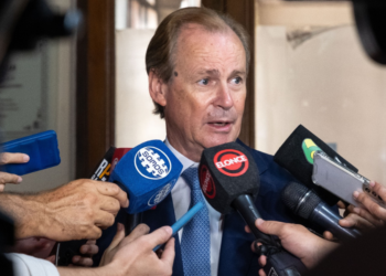 Bordet: “El pago de sueldo y aguinaldo está garantizado, además de un fondo de reserva de 47 millones de dólares”