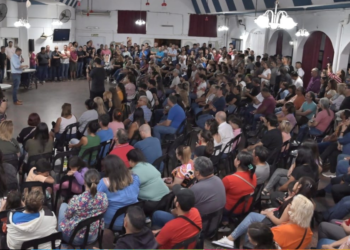 Masiva organización en apoyo a Sergio Massa