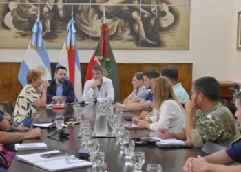 Cresto presidió la reunión de Defensa Civil donde se definieron acciones para enfrentar un nuevo pico de la creciente