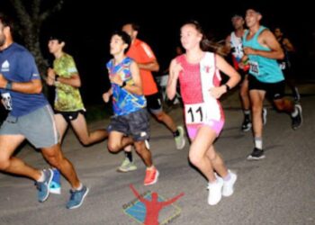Se disputo la corrida nocturna 7km Ciudad de Paz, ganaron Greta Victoria Rodríguez e Imanol Quiroz