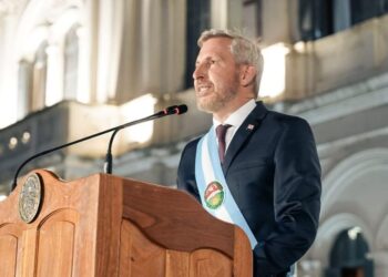 Asumió Frigerio: “Vamos a ser el gobierno más austero, abierto y transparente de nuestra historia”