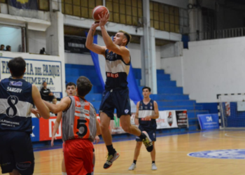 Ferro cerró con un triunfo