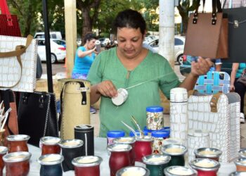 Los artesanos y emprendedores contarán con nuevas estructuras para exhibir sus productos en las ferias