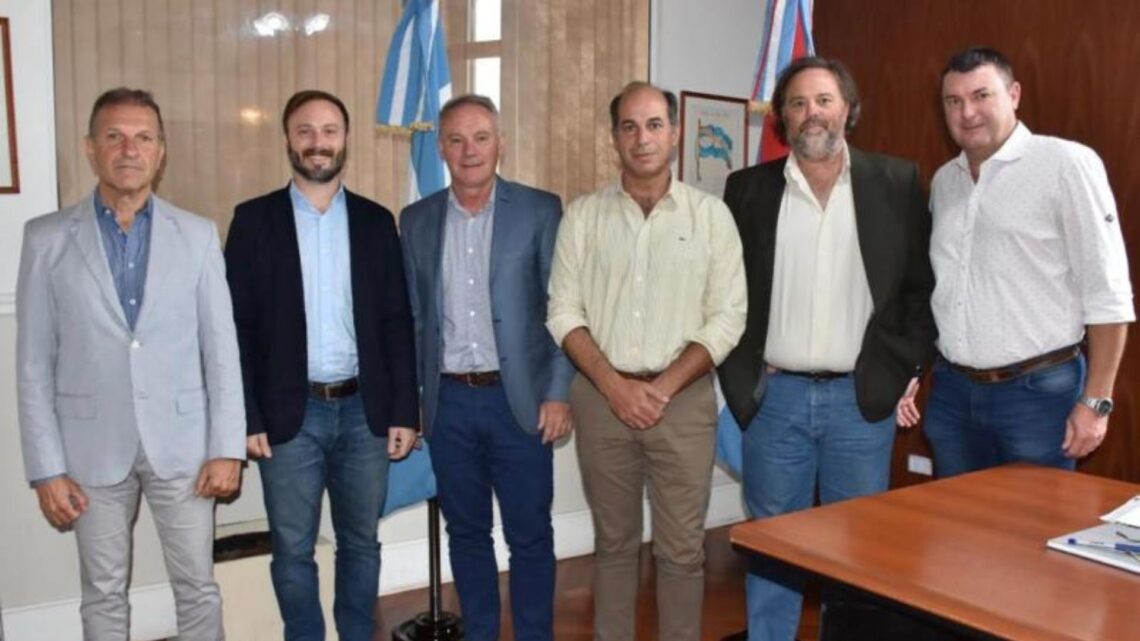 Azcué y Schneider analizaron la situación del transporte