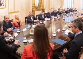 El gobernador Frigerio defendió las economías regionales y los recursos de la provincia