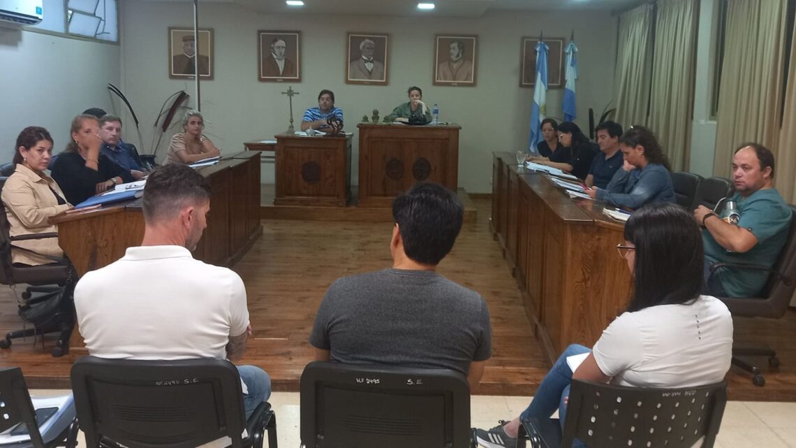 Concejales de Federación se reunieron con funcionarios del Ejecutivo por el Presupuesto y la Tributaria 2024